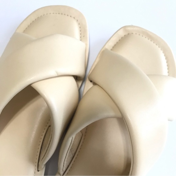 A New Day Daisy Crossband Slide Sandals Tan Cream Comfort Size 5.5 - Picture 6 of 17